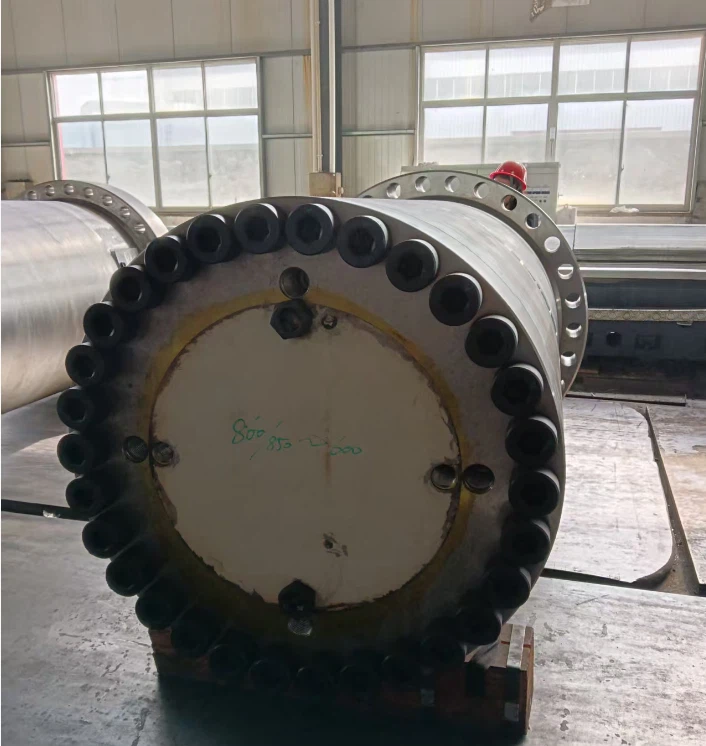 Циліндр рульової тяги